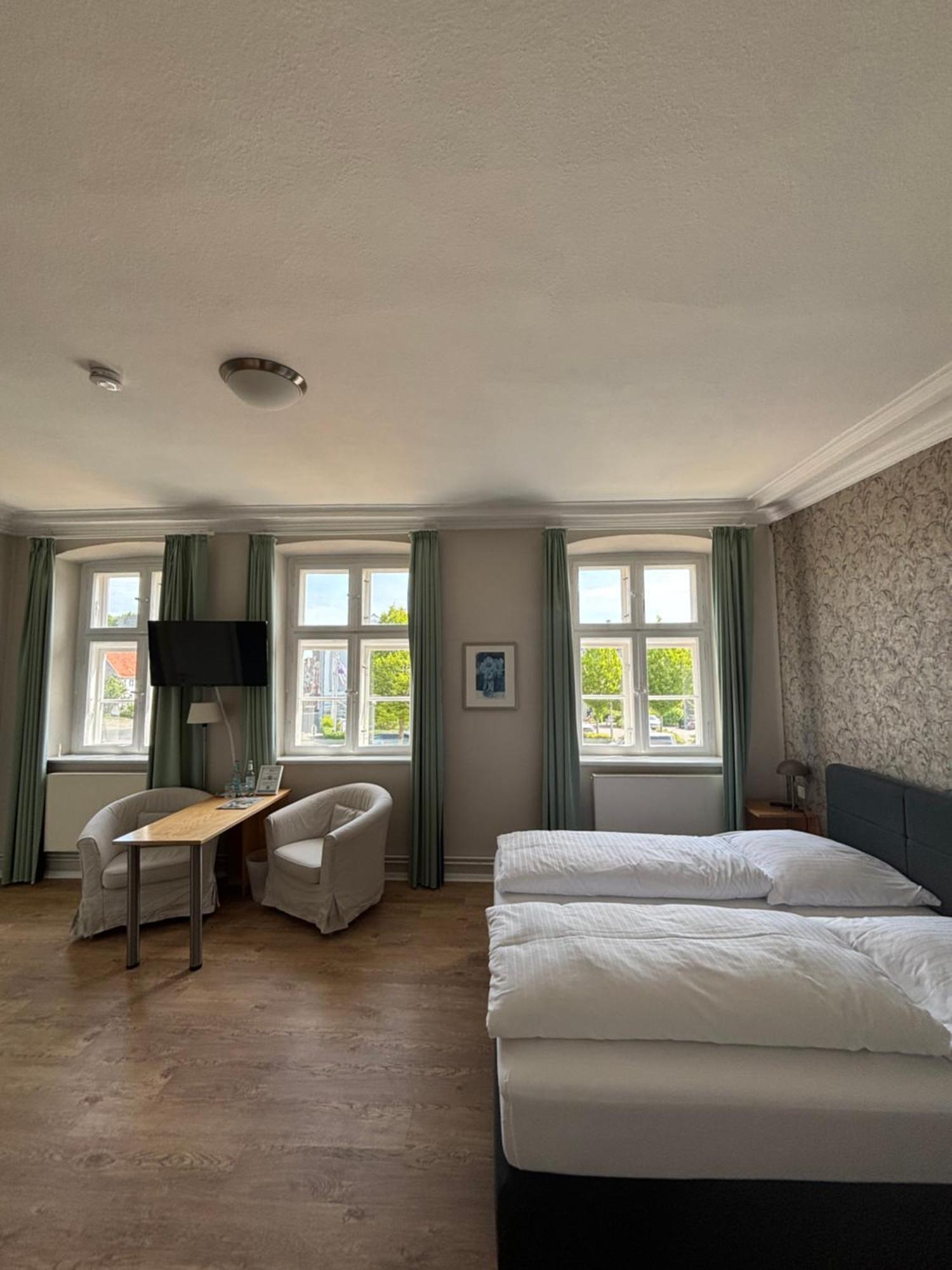 Hotel Zollhaus Schleswig Extérieur photo